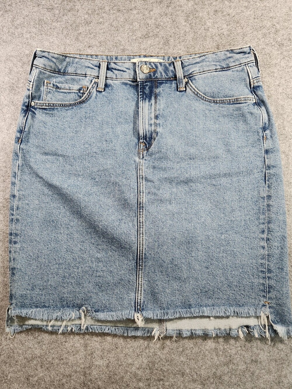 Mavi Light Wash Denim Mini Skirt with Frayed Hem Size Medium